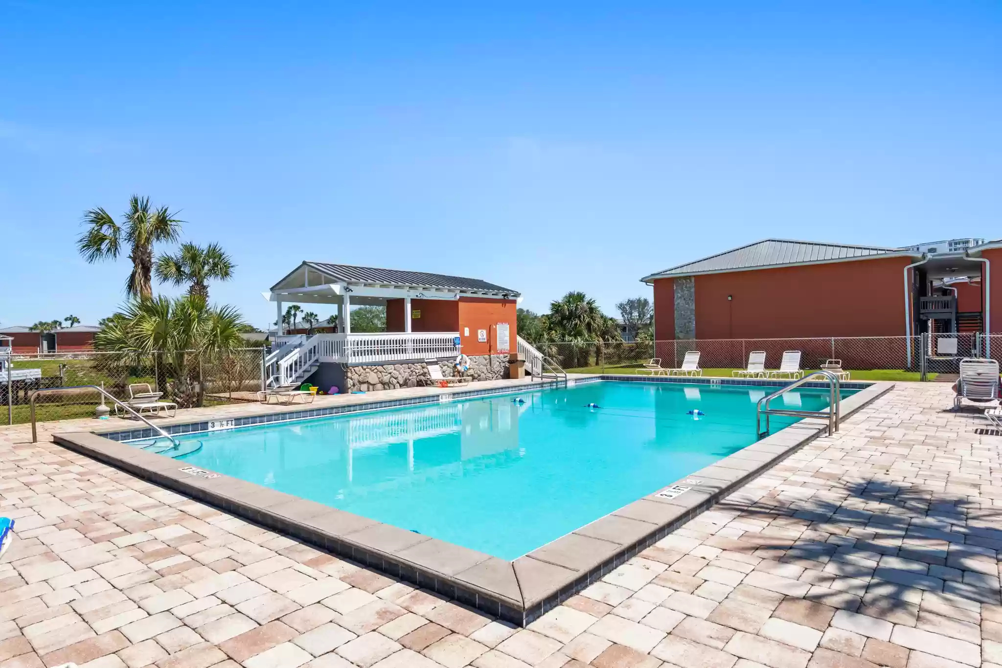 Emerald Pulse pool 1