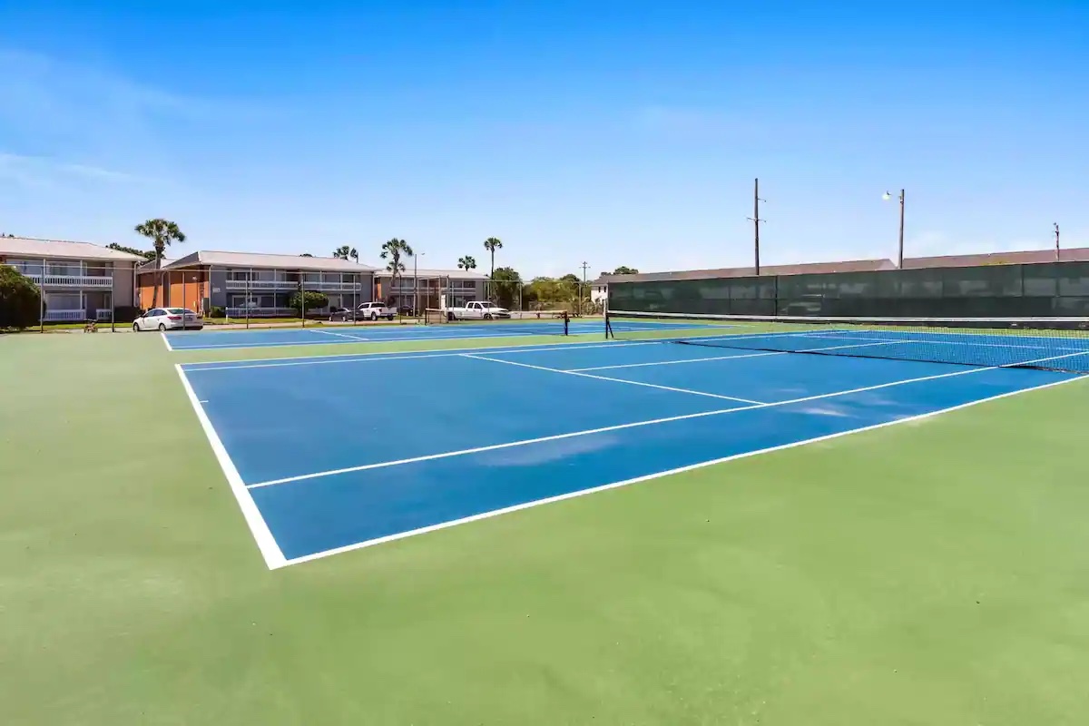 Emerald Pulse tennis courts